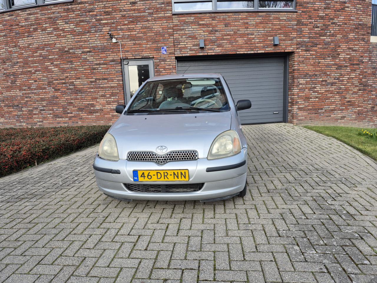 Toyota Yaris 1.0 Bouwjaar 1999 zuinig en betrouwbaar