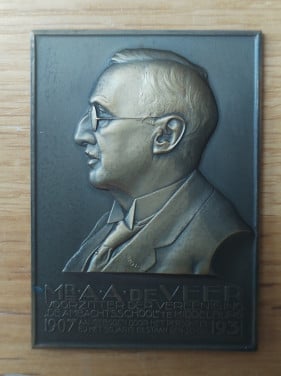 Mr. A A. de Veer. Voorzitter De Ambachtsschool te Middelburg