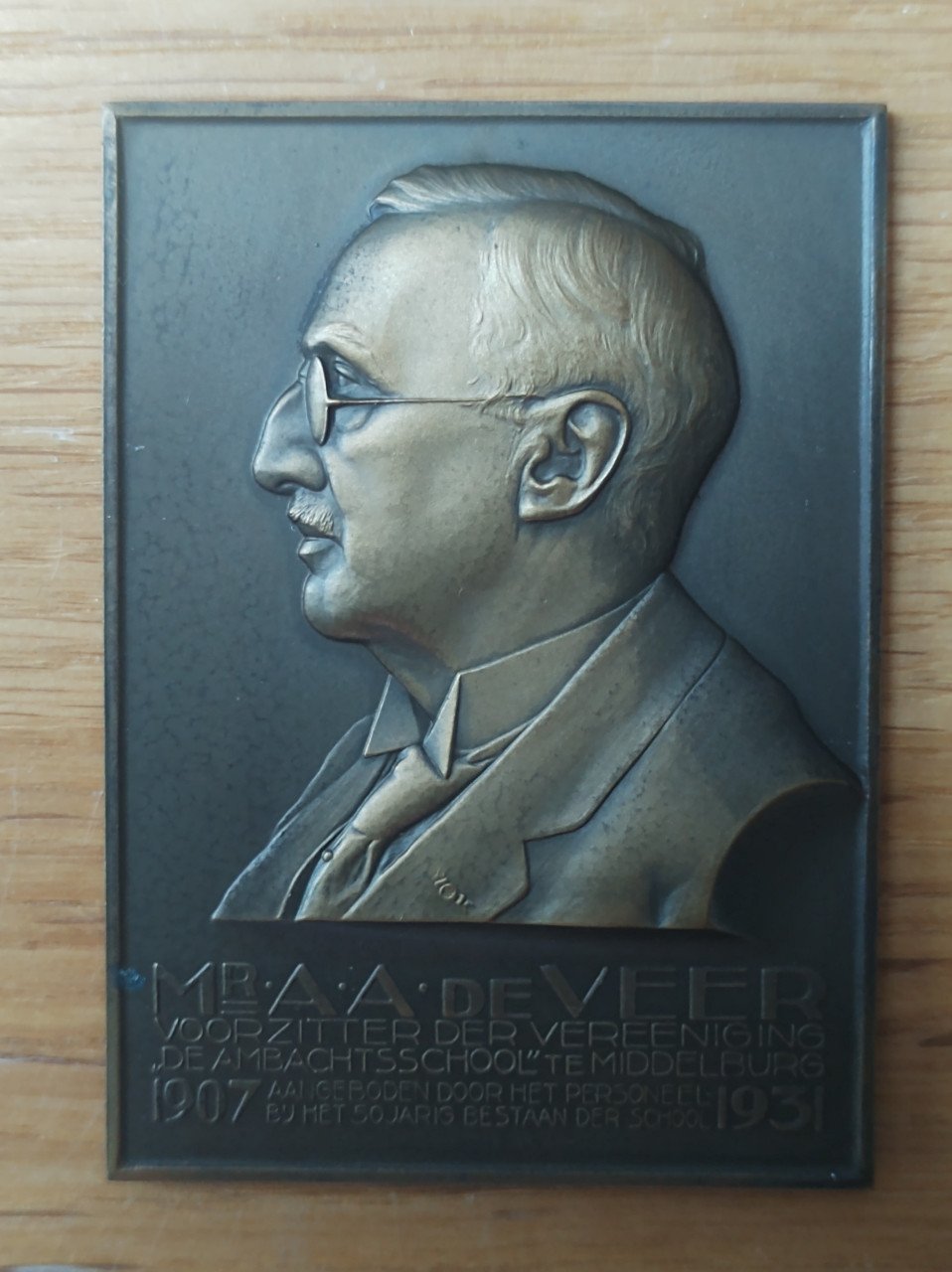 Mr. A A. de Veer. Voorzitter De Ambachtsschool te Middelburg