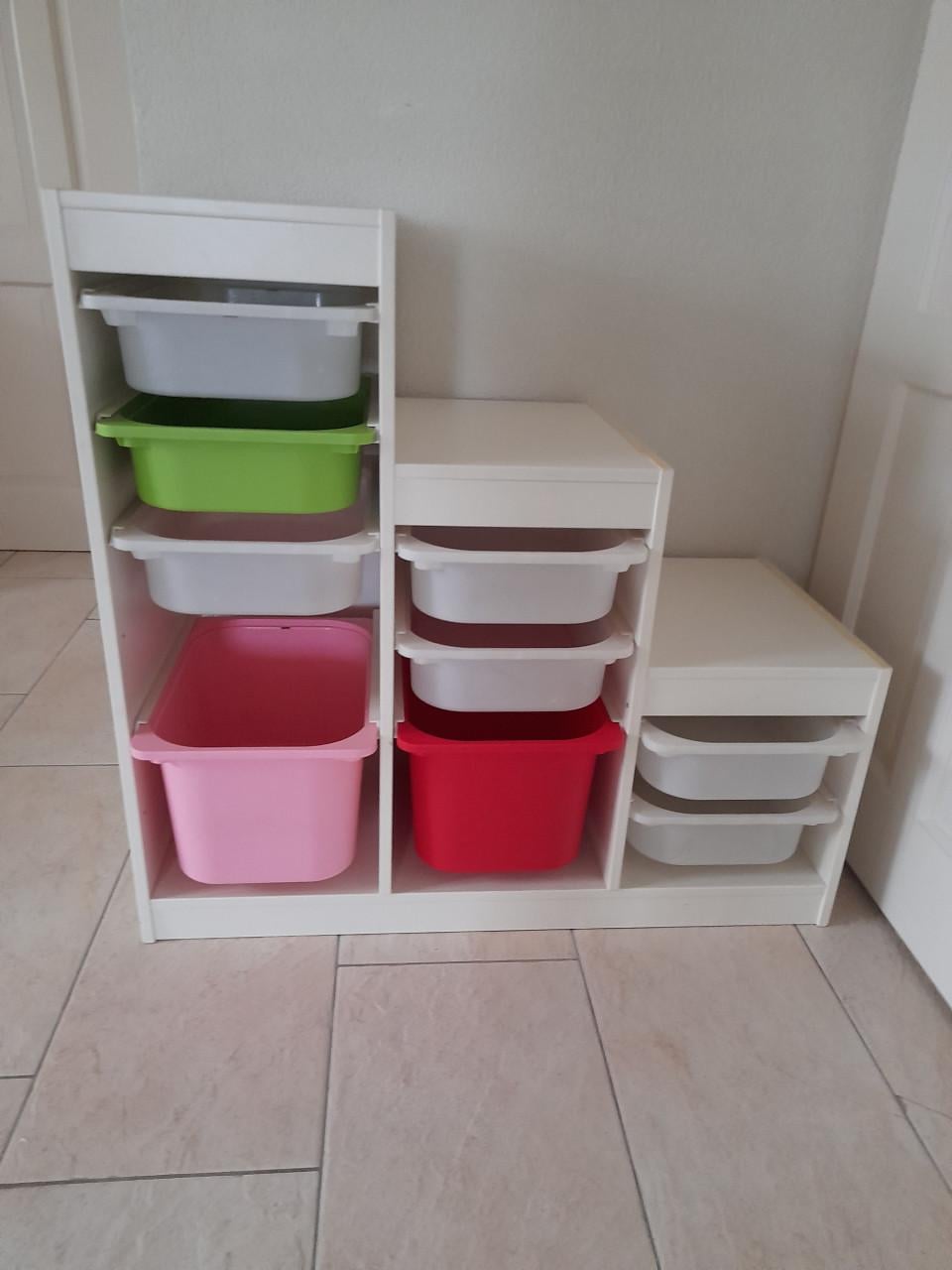 Trofast kast met bakken ( in goede staat )