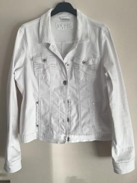 Wit spijkerjasje