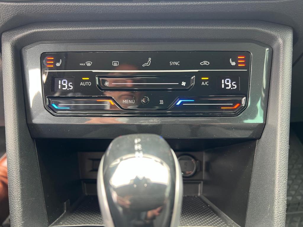 Volkswagen Tiguan 1.5 tsi 150pk dsg life elegance , trekhaak , adaptive cc 