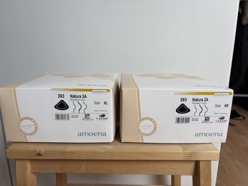 Amoena borstprothesen voor links en rechts maat 6