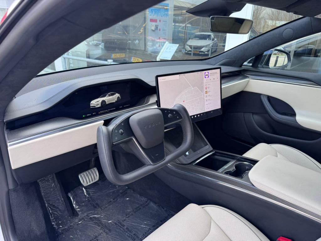 Tesla Model S plaid awd