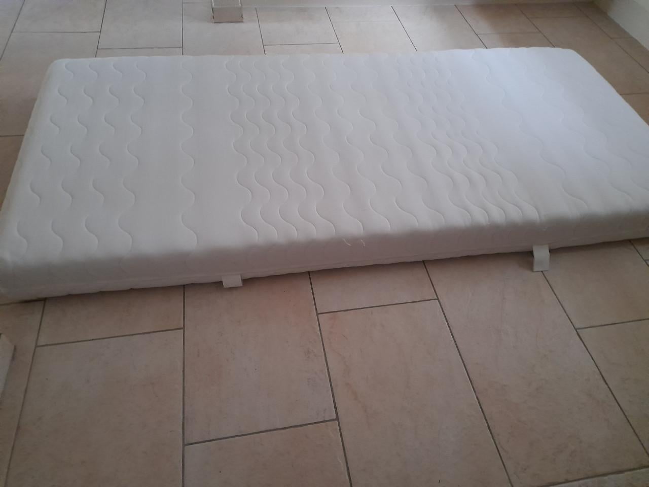 Matras 90 x 200 (in goede nette staat ) 90 x 200 x 15