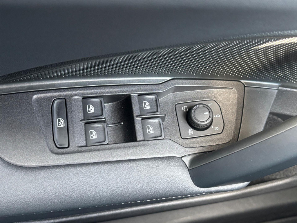 Volkswagen Tiguan 1.5 etsi 130pk dsg-7 life| trekhaak| navi|side assist| ri
