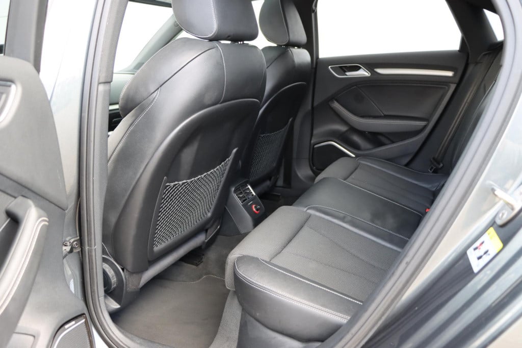 Audi A3 limousine 1.4 tfsi cod ambition pro line s