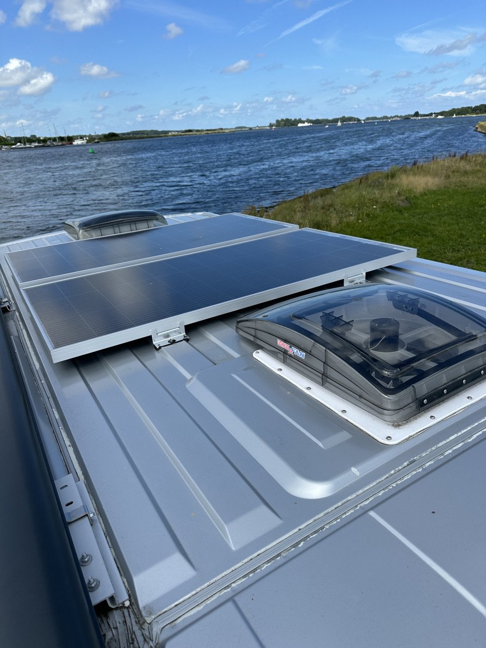 Peugeot Boxer L2H2 Off Grid Camper