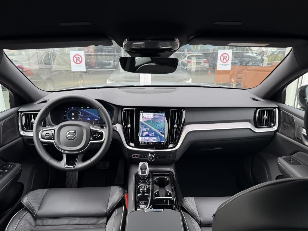 Volvo V60 t6 398pk recharge plus dark| adap.cruise| 360camera| trekaak