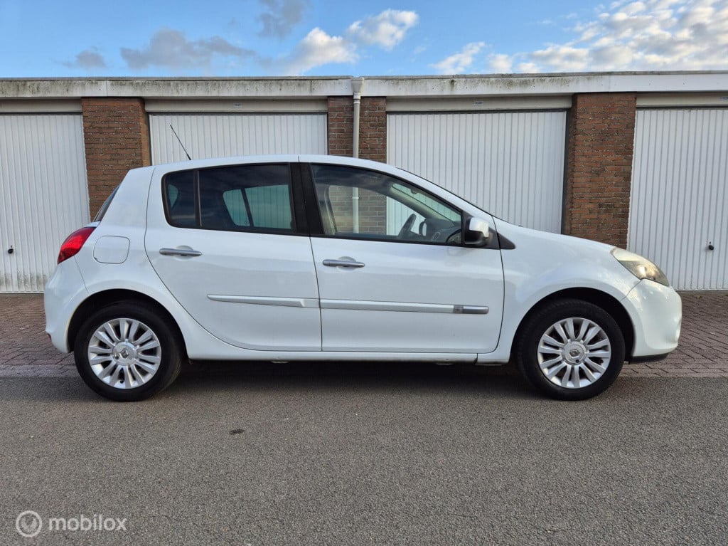 Renault Clio 1.2 authentique/ origineel nl / 5-deurs / cruisecontrol
