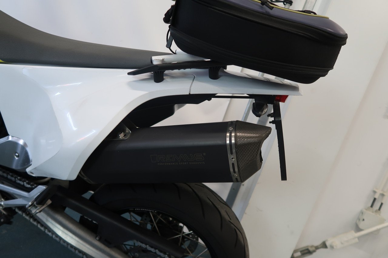 Husqvarna 701 Supermoto 2021 BTW motor