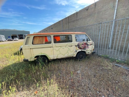 VW T3 uit 1980 - zonder motor en versnellingsbak