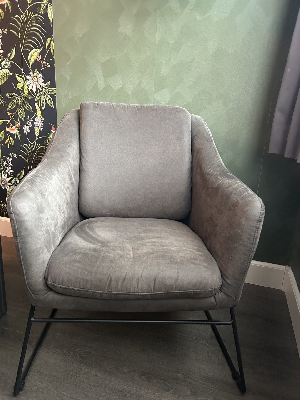 Grijze fauteuil
