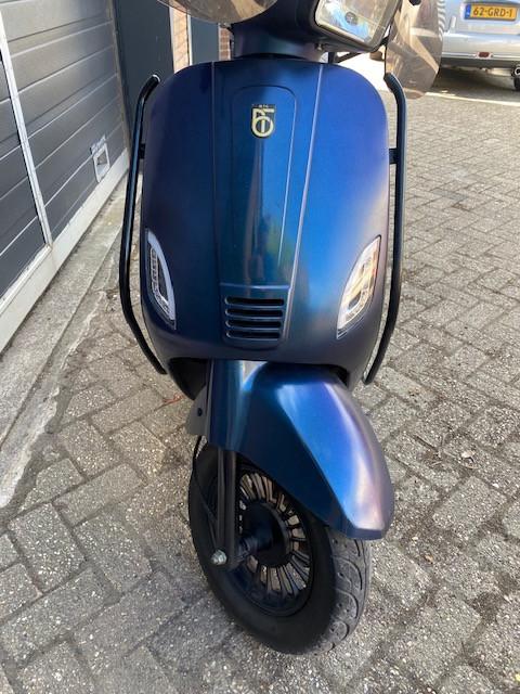 Schitterende btc riva agm vx50 cameleon kleur full option nu 999 euro compl