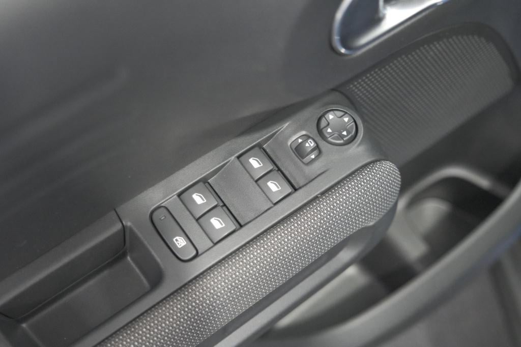 Citroen C3 Aircross puretech 130 eat6 feel | camera | climate control | app
