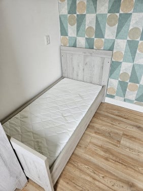 Ledikant / meegroeibed