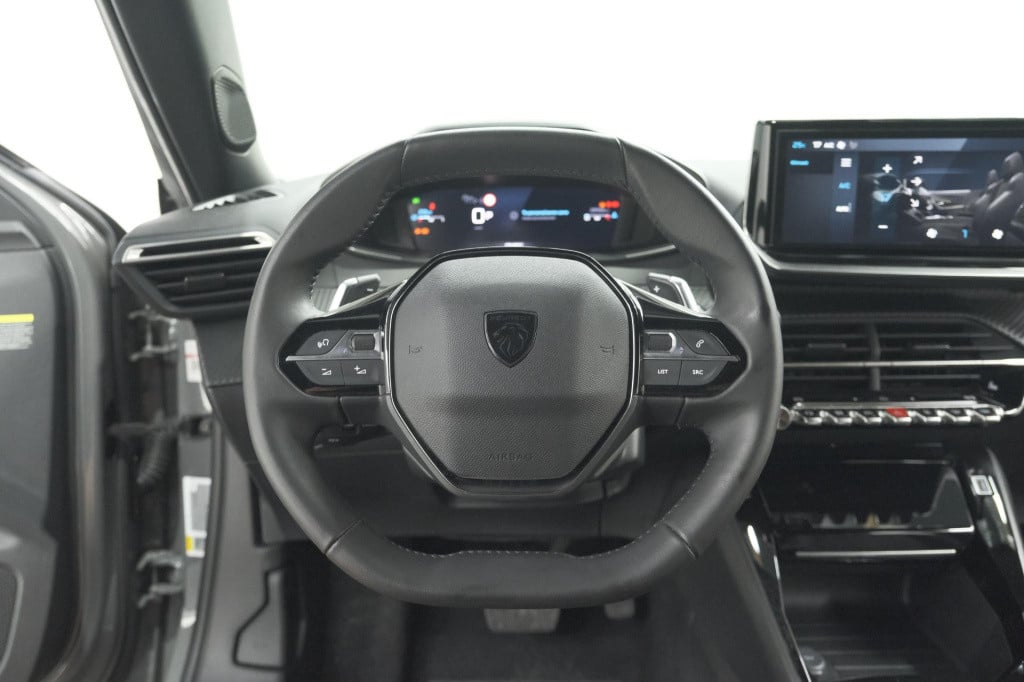 Peugeot 2008 puretech 130 eat8 allure | 360 camera | adaptieve cruise contr