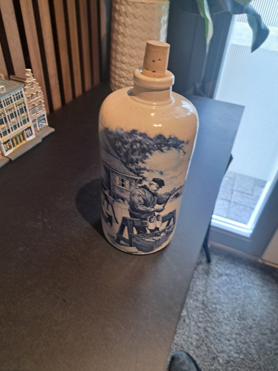 Delfs blauwe kruik...klompenmaker