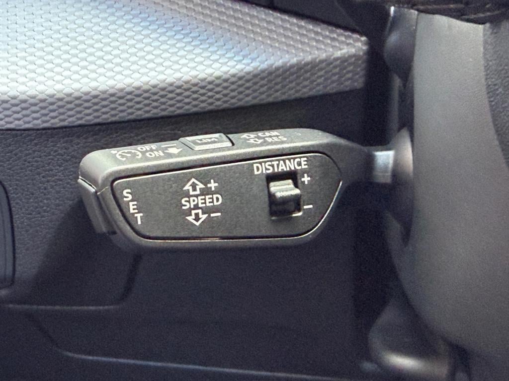 Audi Q2 35 tfsi 150pk s-tronic s-line | camera | carplay | adap. cruise | r
