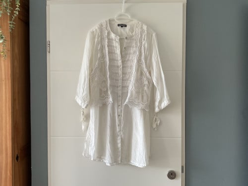 Mooie gebroken witte blouse met hesje mt. 40 merk Superstar