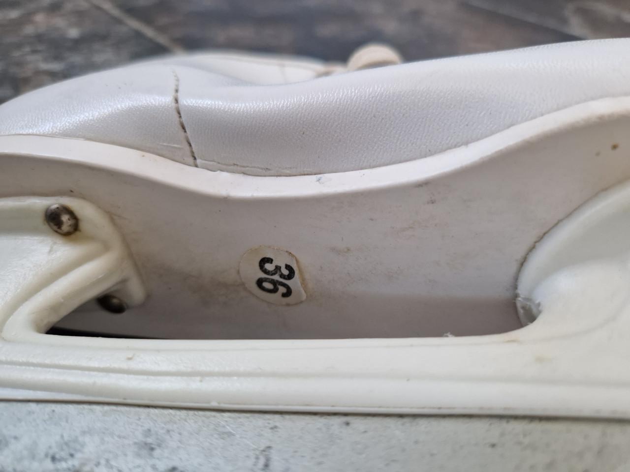 Witte  schaatsen mt 36
