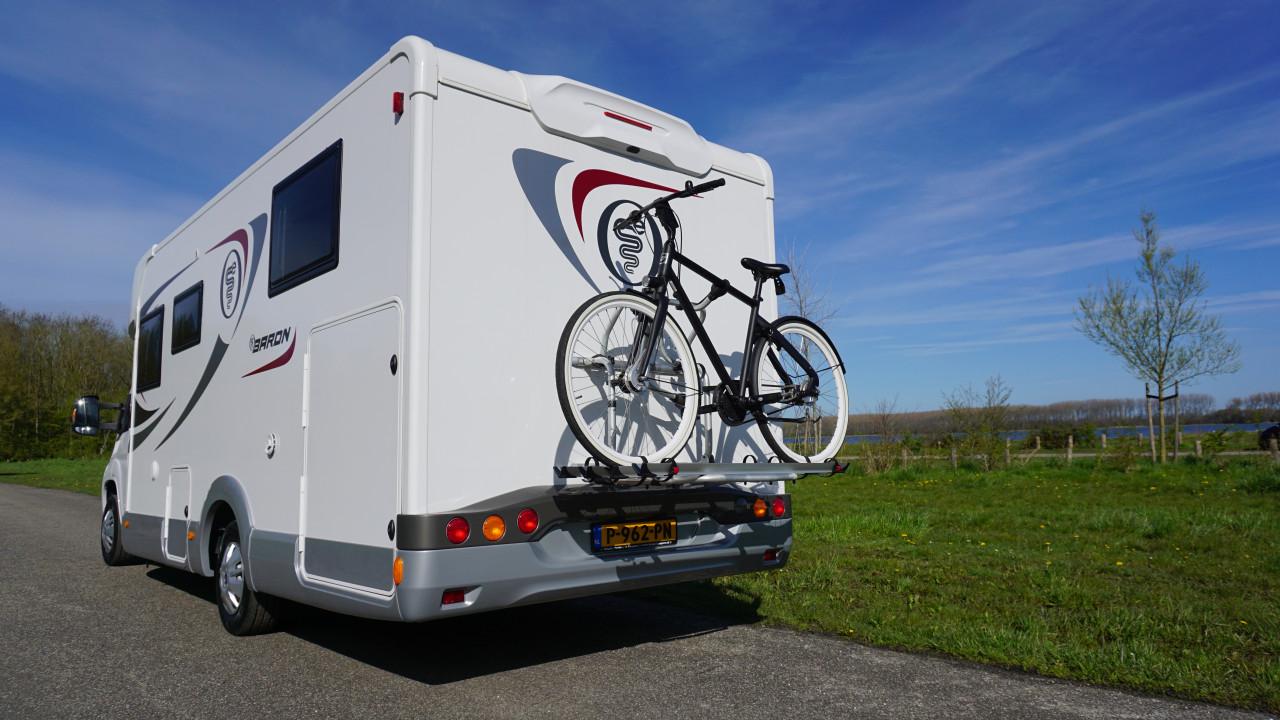 ELNAGH 573 tot 5 persoonscamper