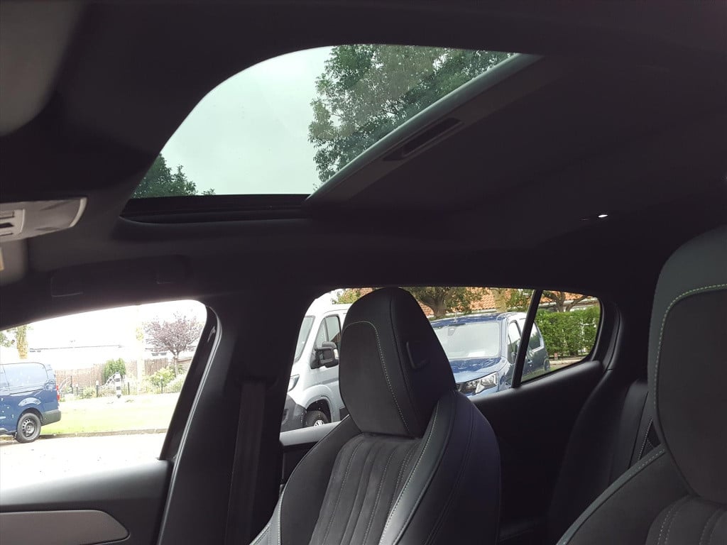 Peugeot 408 1.2 puretech 130pk eat8 gt | applecarplay & androidauto | cruis