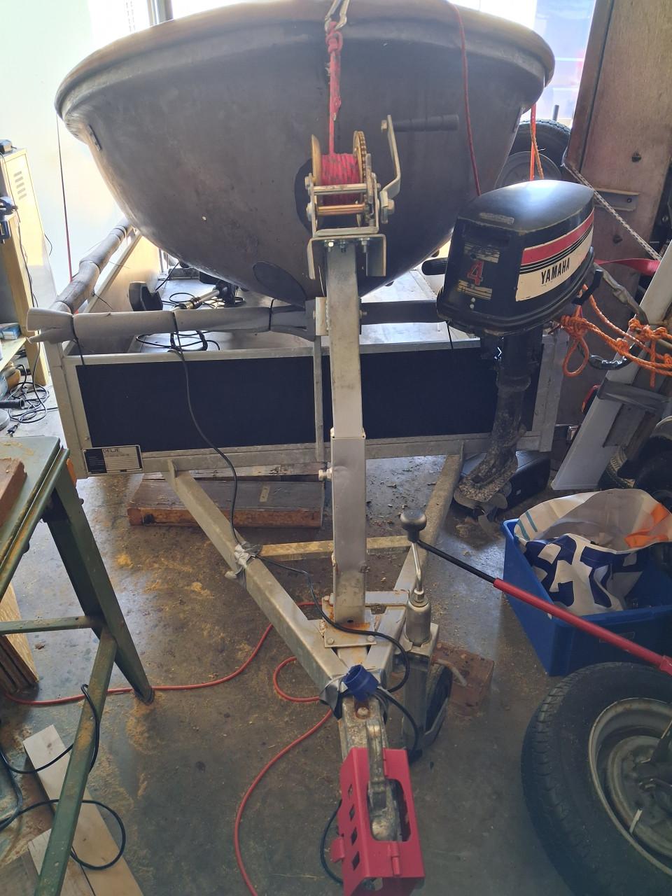 Te koop aanhangwagen met bootje