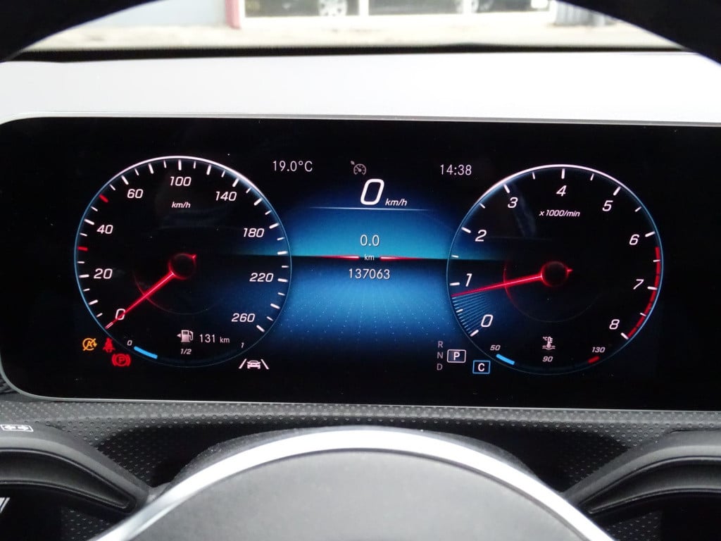 Mercedes-Benz A-Klasse 200 advantage | pano | 18" | led