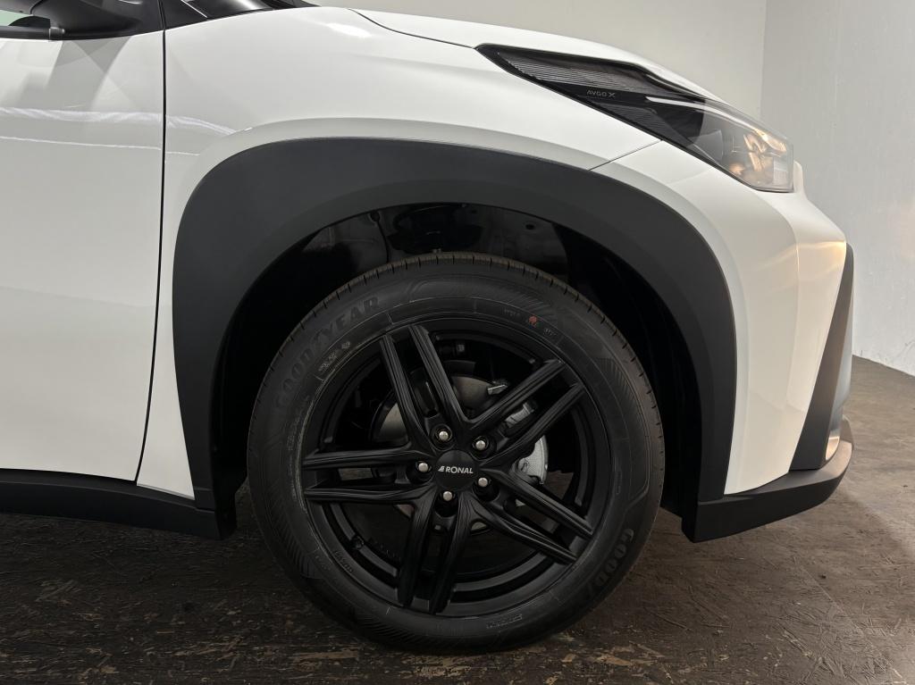 Toyota Aygo x 15 hydrid play | black & white |