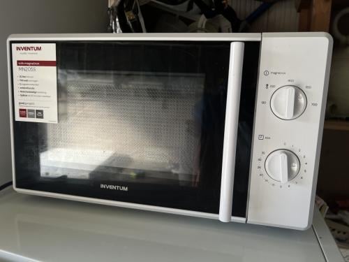 Inventum MN205S Vrijstaande solo magnetron 20 liter 700 watt  Wit/Zwart