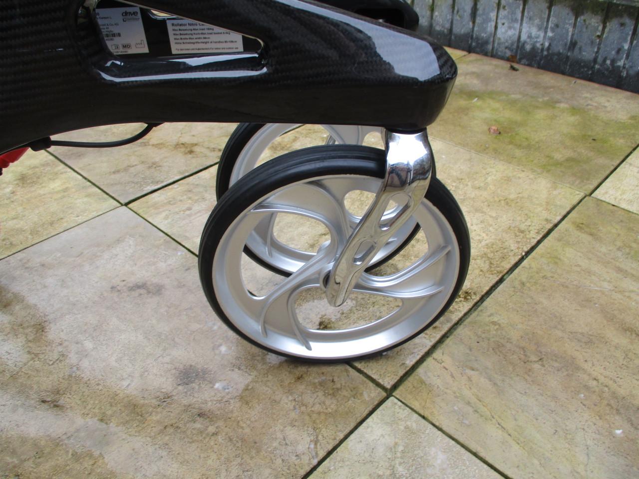 Nieuw Drive Nitro Carbon rollator met grote wielen