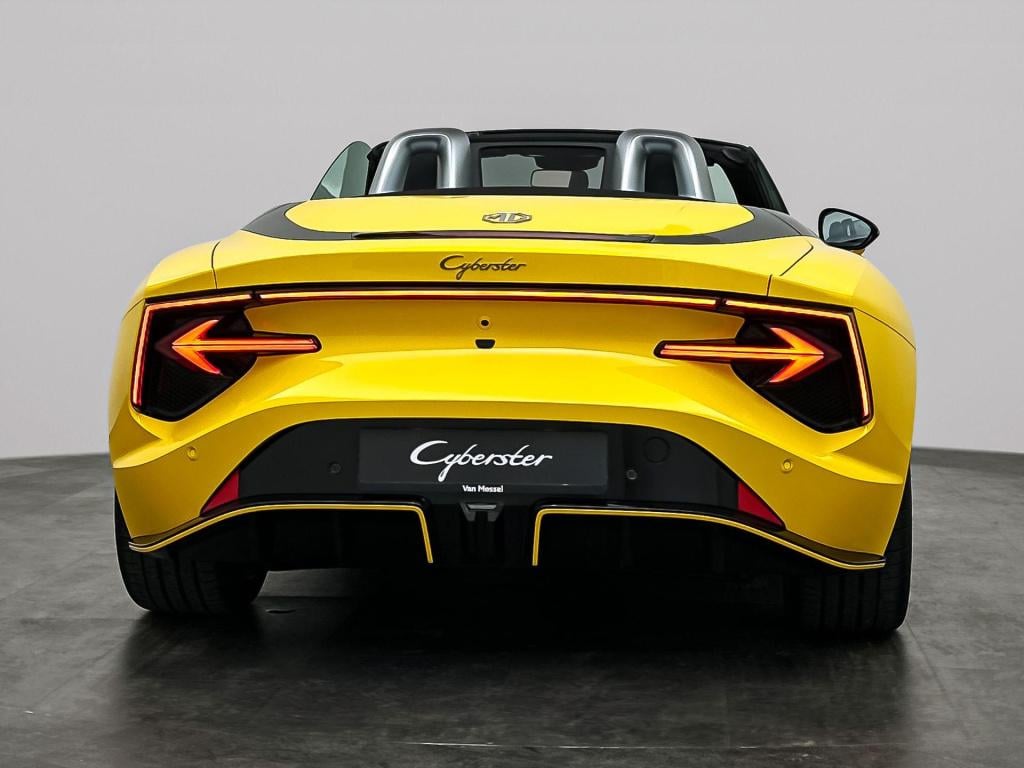 MG Cyberster mg trophy extended range 77kwh | showroommodel | 507 km bereik