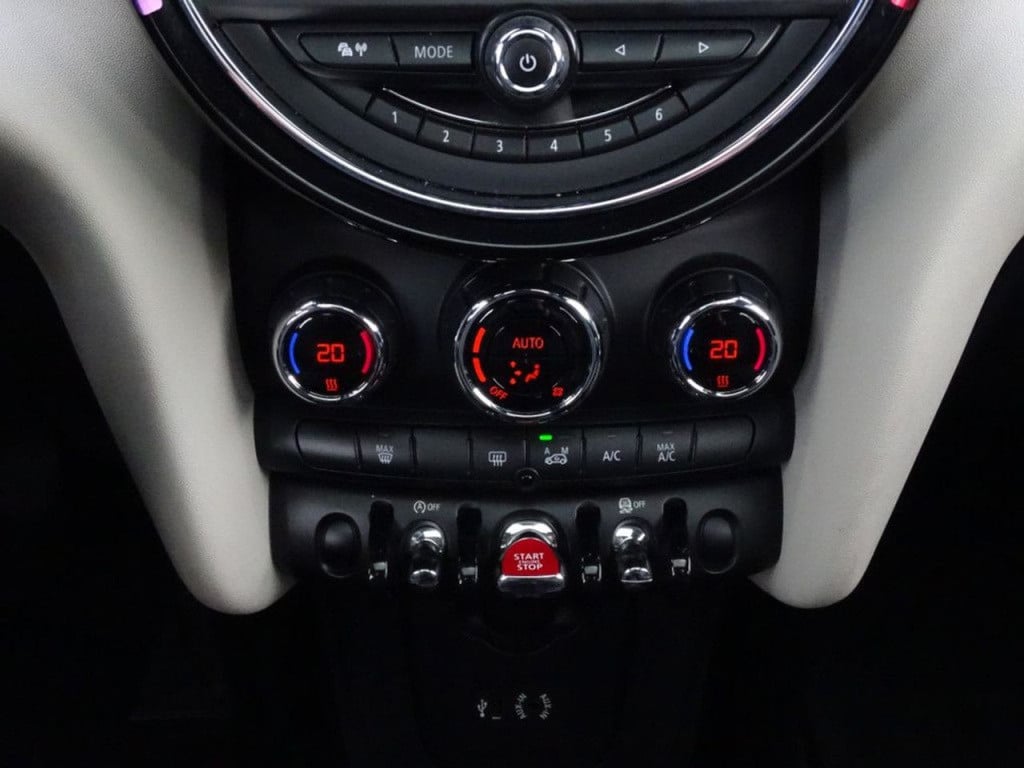 Mini Cooper mini 2.0 chili pano | led | navi | bluetooth
