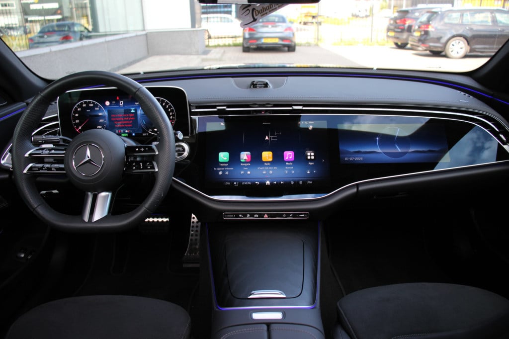 Mercedes-Benz E-Klasse 300 e amg line | superscreen | pano | burmester | 36