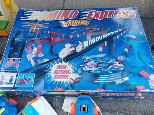 Domino express