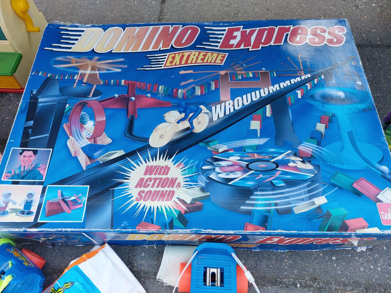 Domino express