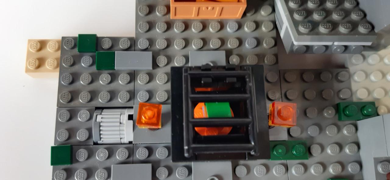 LEGO Minecraft  21119: De Kerker- The Dungeon