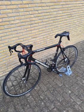 Basso Laguna carbon racefiets met gratis rollentrainer.