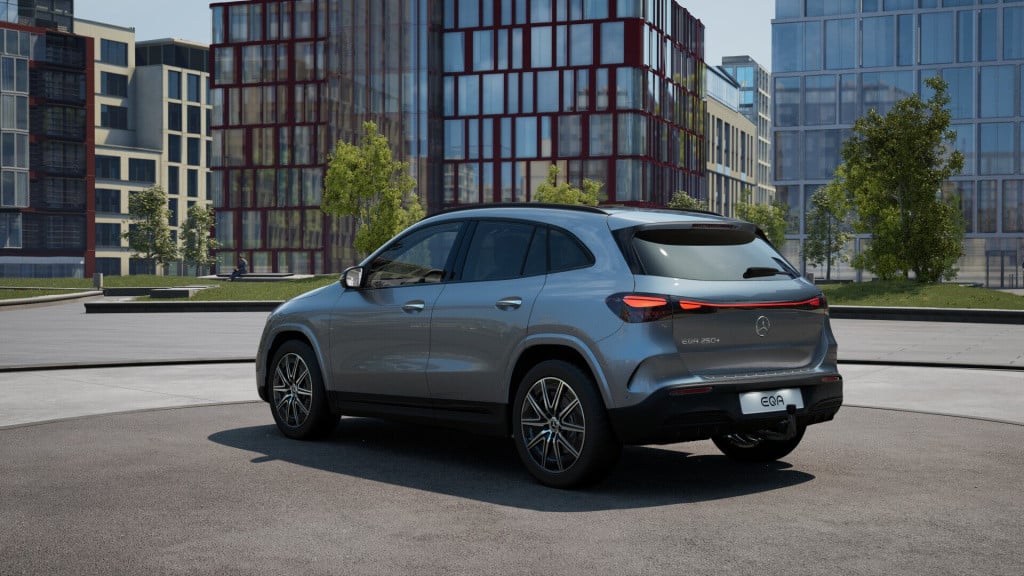 Mercedes-Benz Eqa 250+ business solution amg 71 kwh | trekhaak | nightpakke