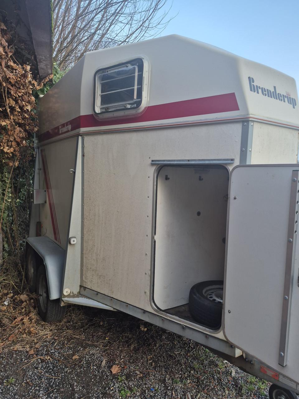 Paardentrailer - verhuiswagen - aanhanger