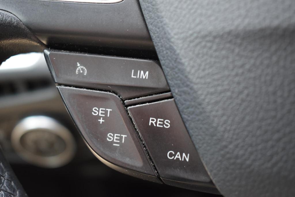 Ford Focus wagon 1.0 titanium edition | wegklapbare trekhaak | climate cont