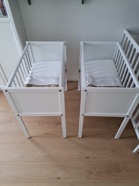 2 wiegjes aangeboden