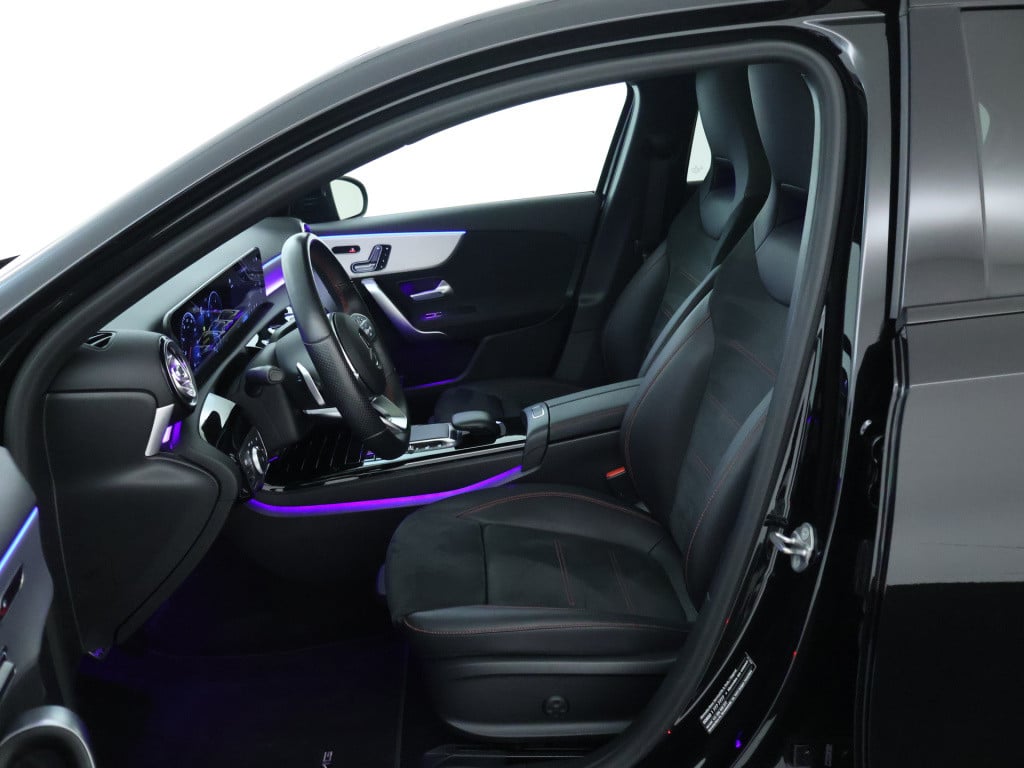 Mercedes-Benz A-Klasse 180 business solution amg | panoramadak | sfeerverli