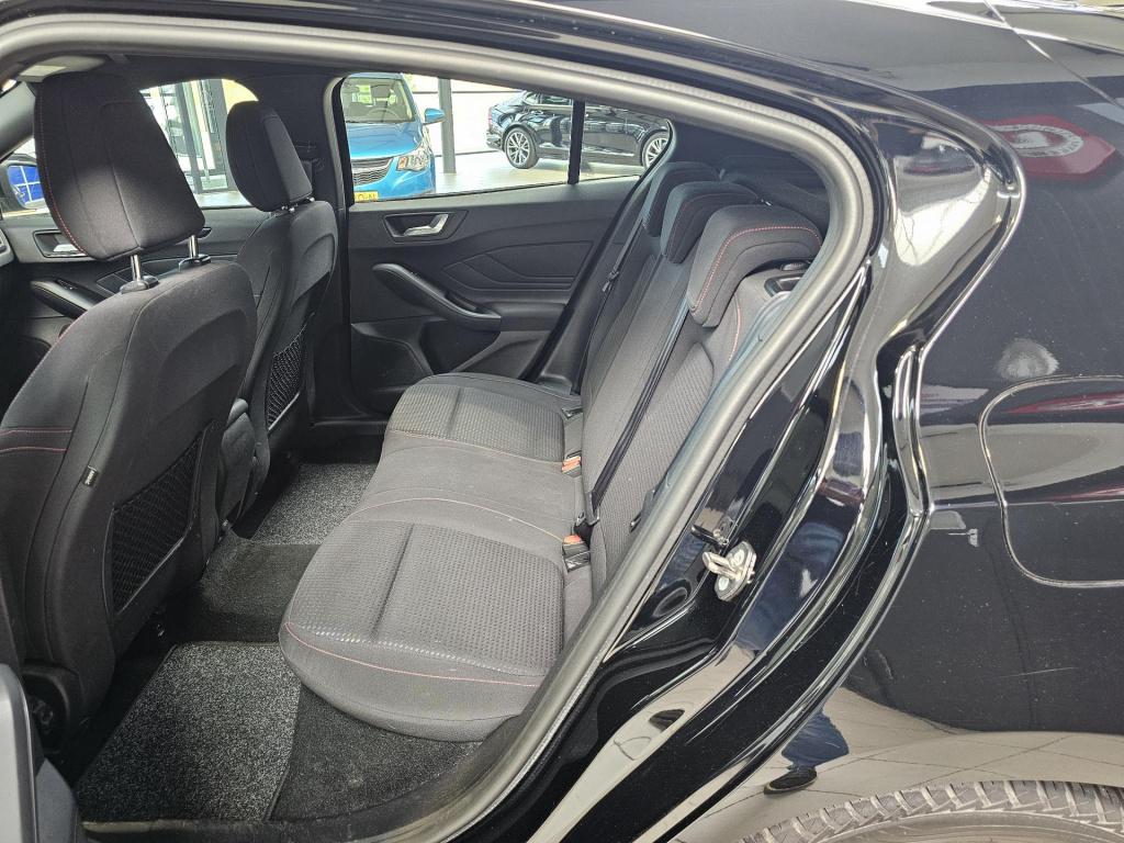 Ford Focus 1.0 ecoboost st line business