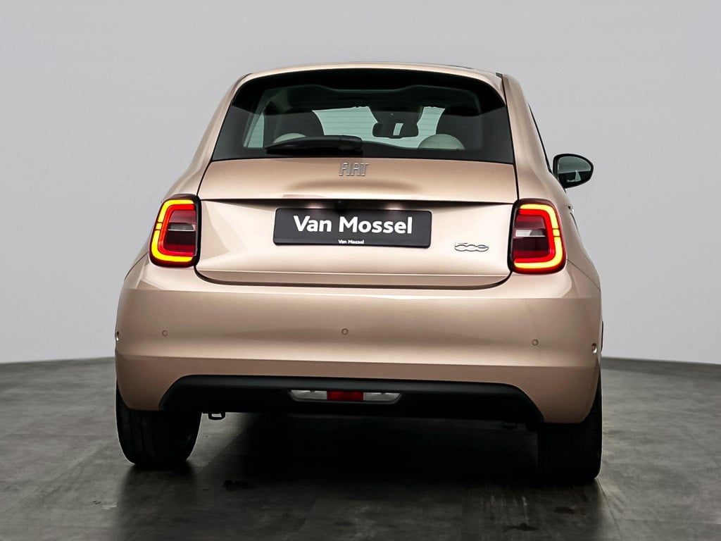 Fiat 500e 3+1 la prima 42 kwh