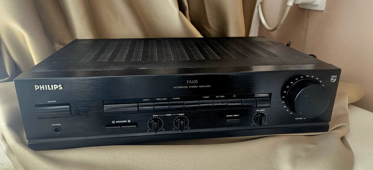 Philips FA630 geïntegreerde stereo versterker – werkend