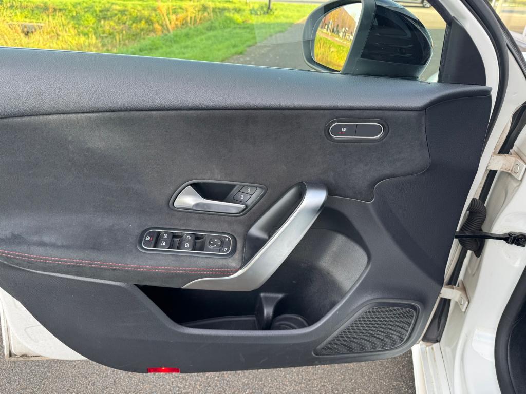 Mercedes-Benz A-Klasse 180 business solution amg night-pakket , sfeer verli