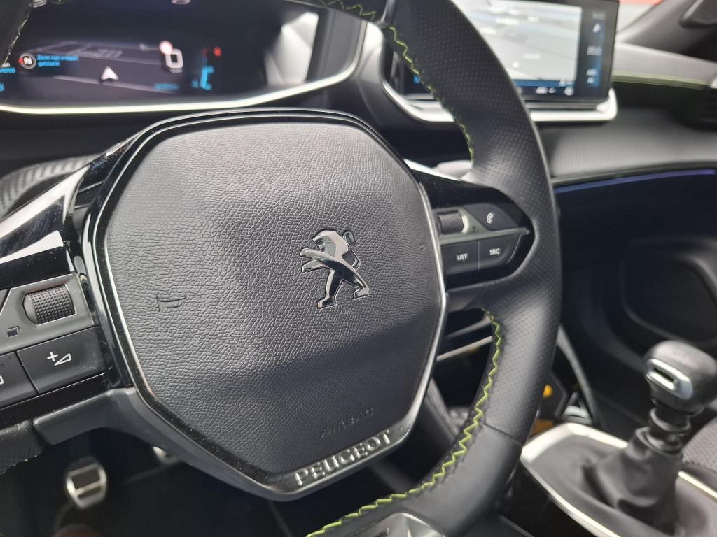 Peugeot 2008 suv 130 gt-line schuif-/kanteldak/cam/trekhaak
