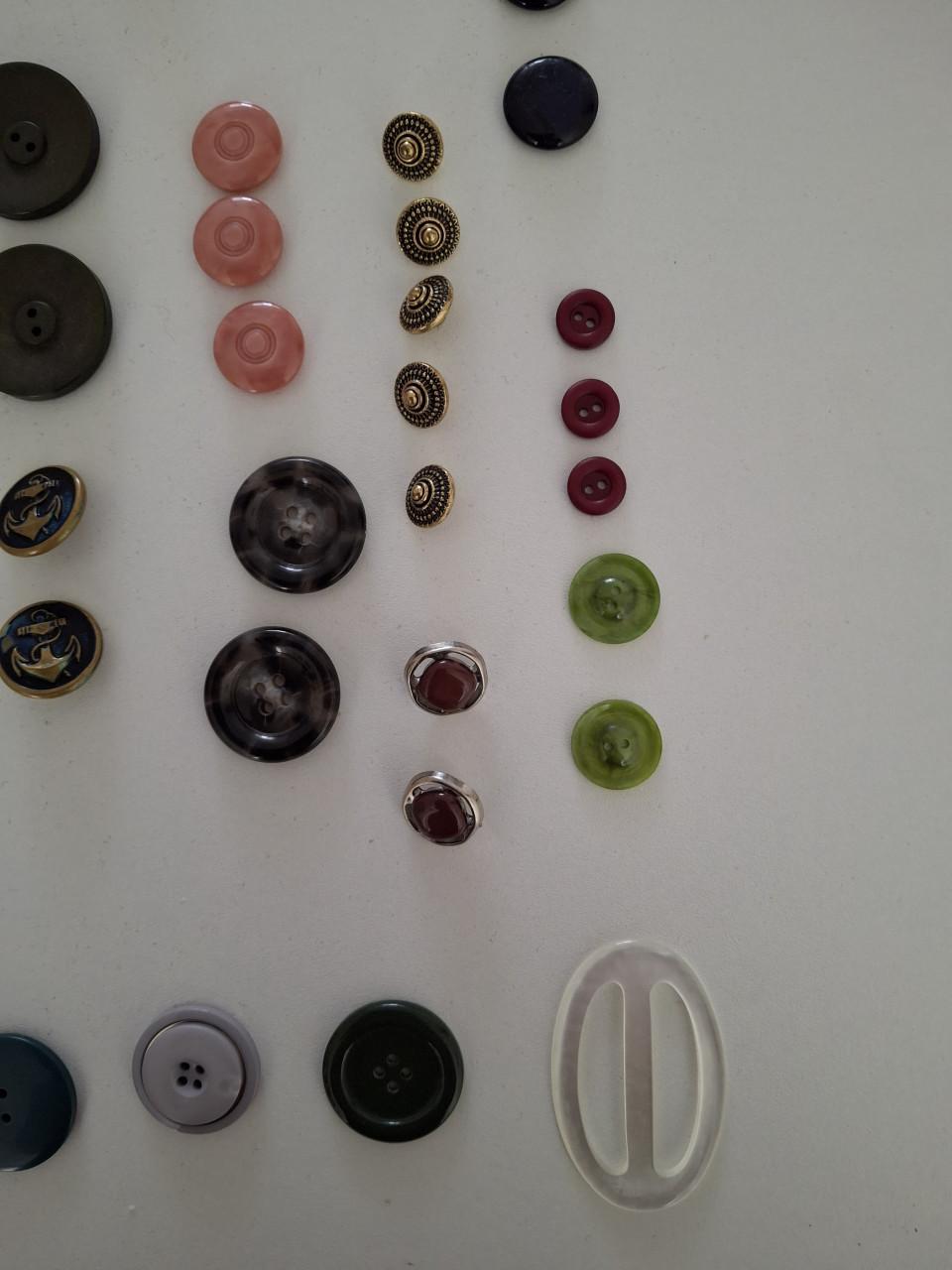 Veel knopen en 1 gesp